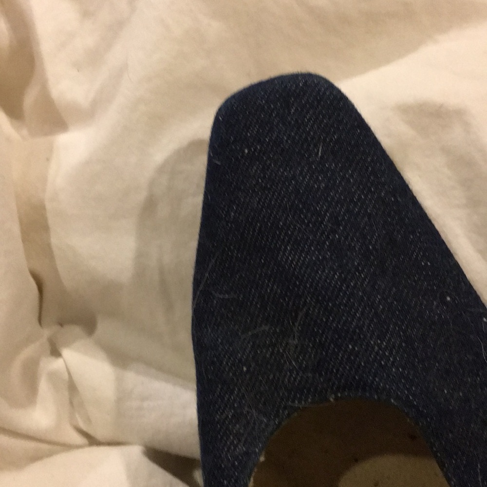 Stuart Weitzman - Picture 4 of 4